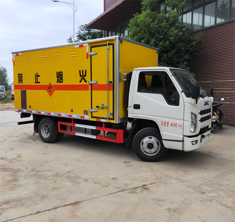 江鈴3噸爆破器材運輸車,寬體3座爆破運輸車