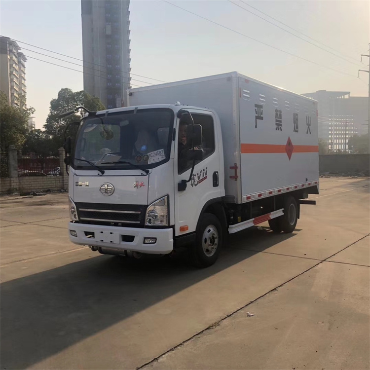 解放7噸爆破器材運輸車