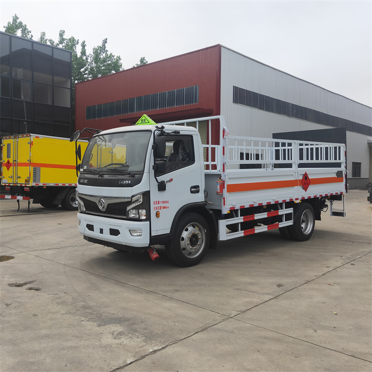 東風(fēng)凱普特氣瓶運(yùn)輸車，小型氣瓶車