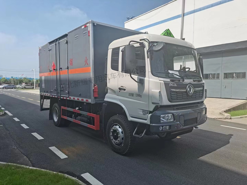 露天礦山用爆破器材運輸車,沙漠越野炸藥運輸車