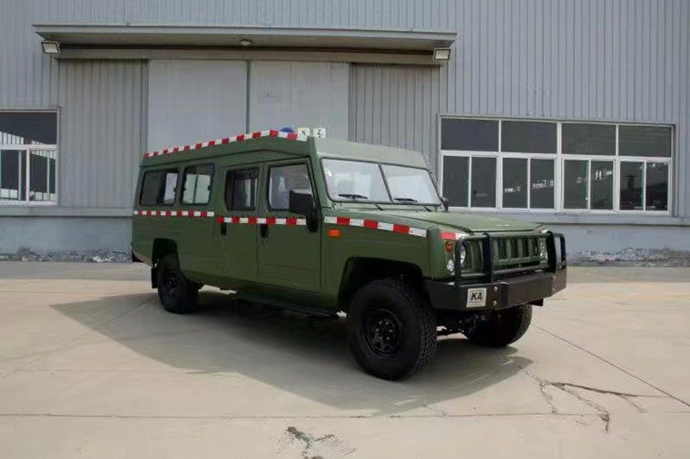 新疆礦用運(yùn)人車(chē),西藏井下無(wú)軌人車(chē),礦山工人運(yùn)輸車(chē)